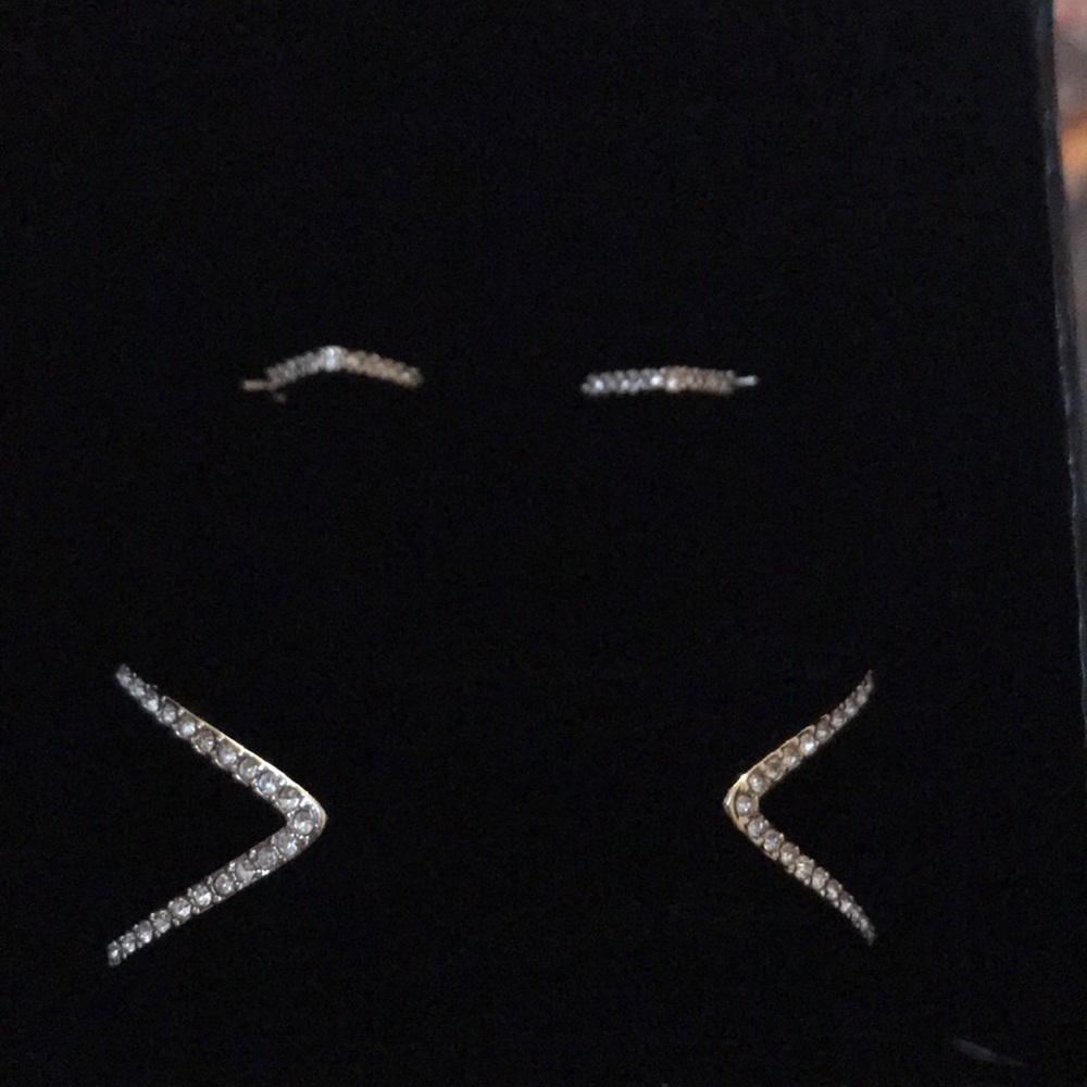 Victoria’s Secret earring and bracelet set